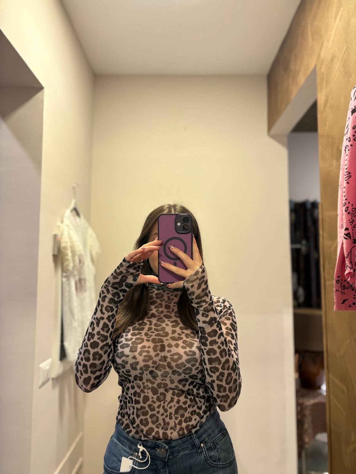 Maglia maculata con collo alto