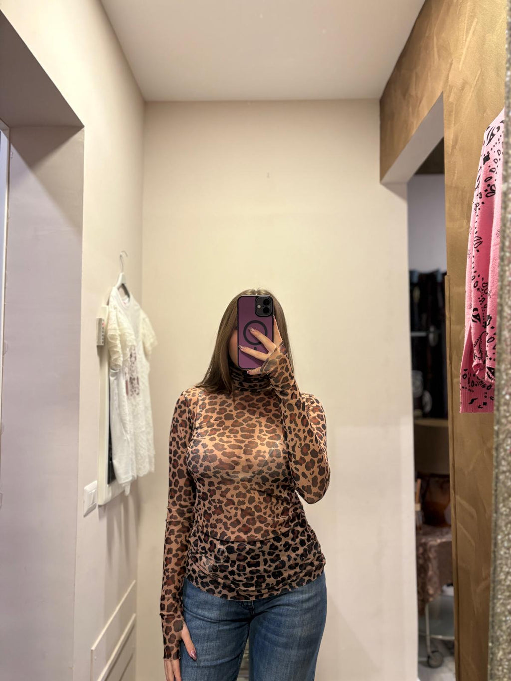 Maglia maculata con collo alto