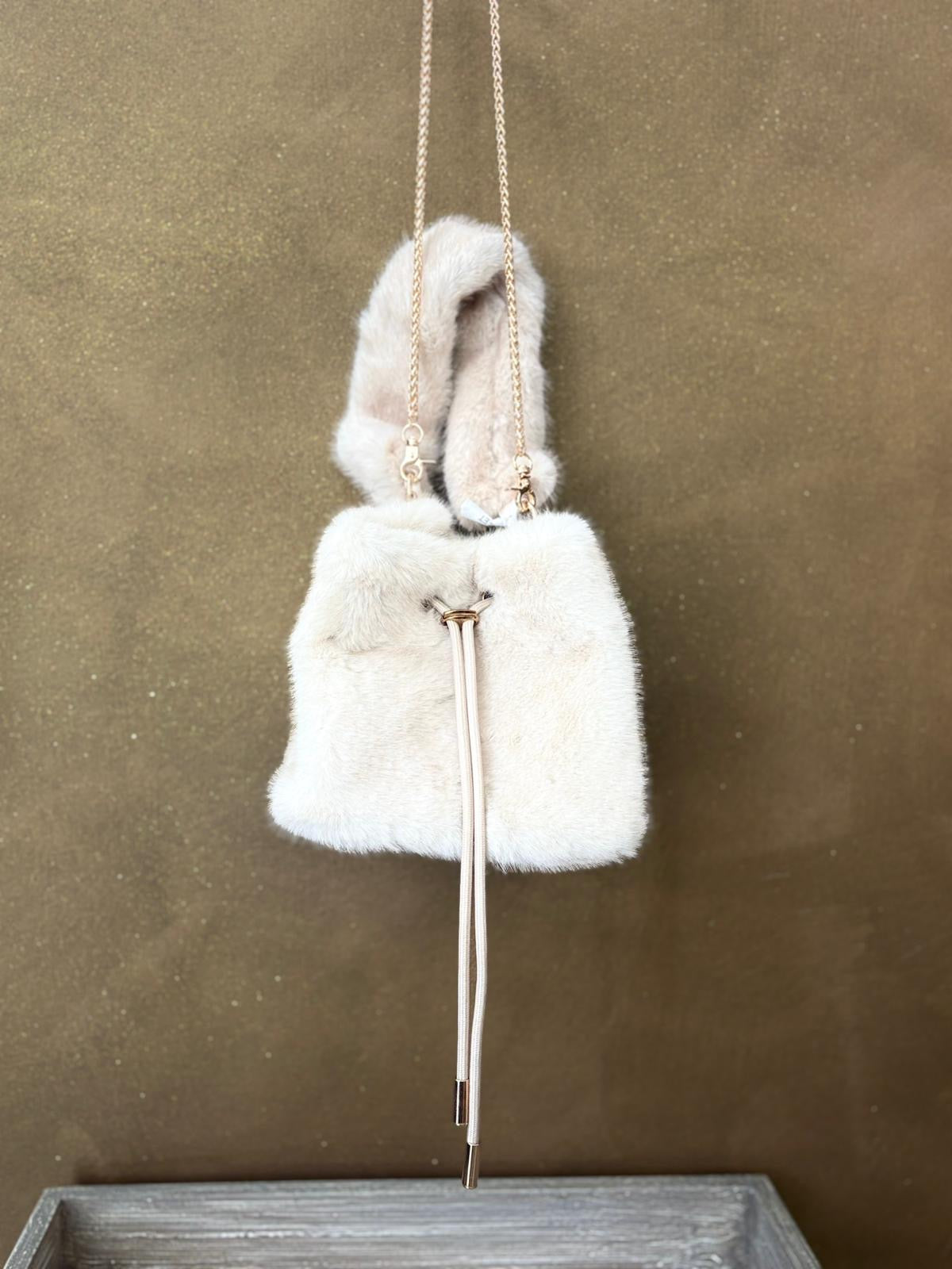 Borsa secchiello in eco-pelliccia