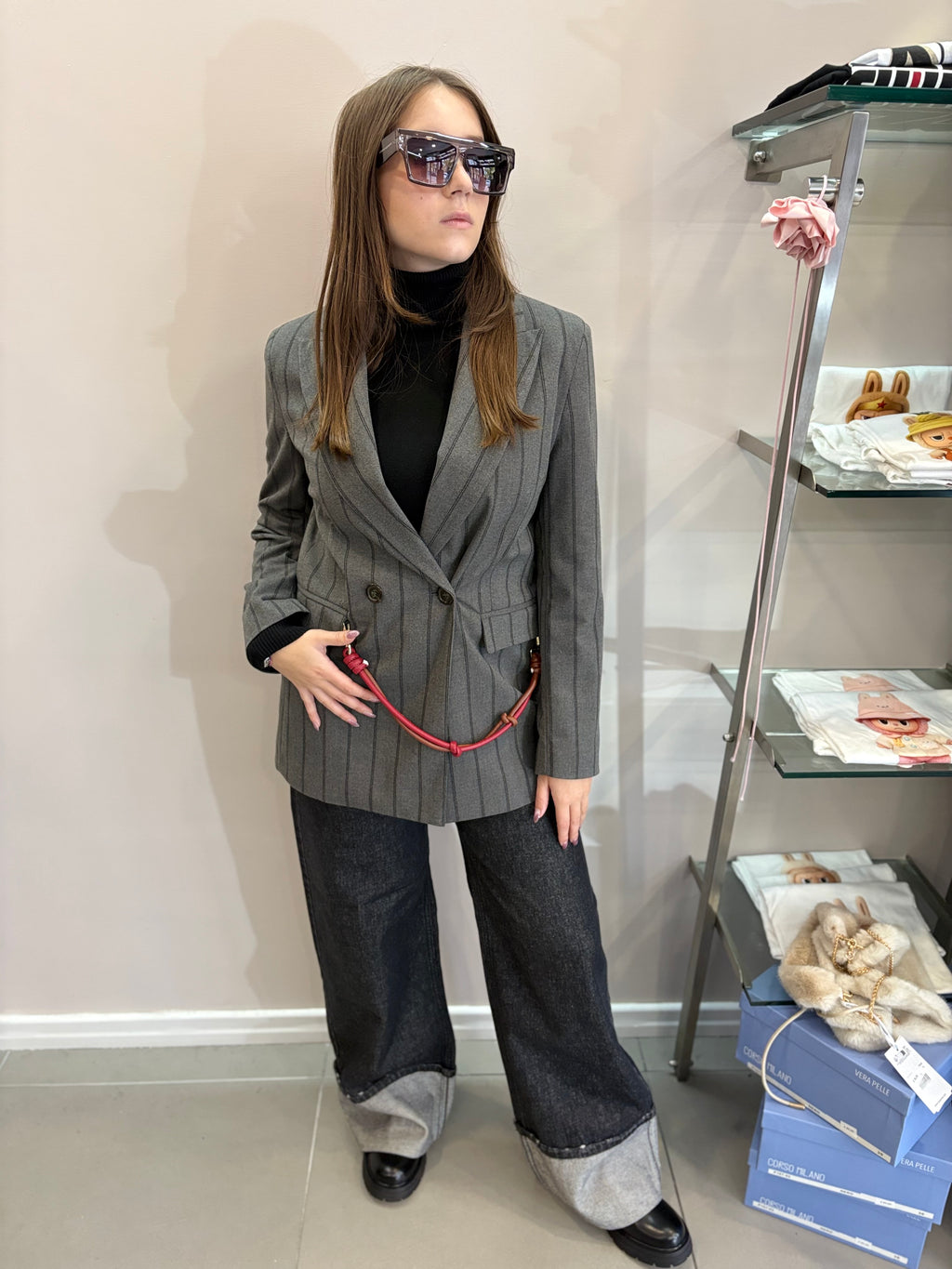 Giacca doppiopetto gessata con cinturino