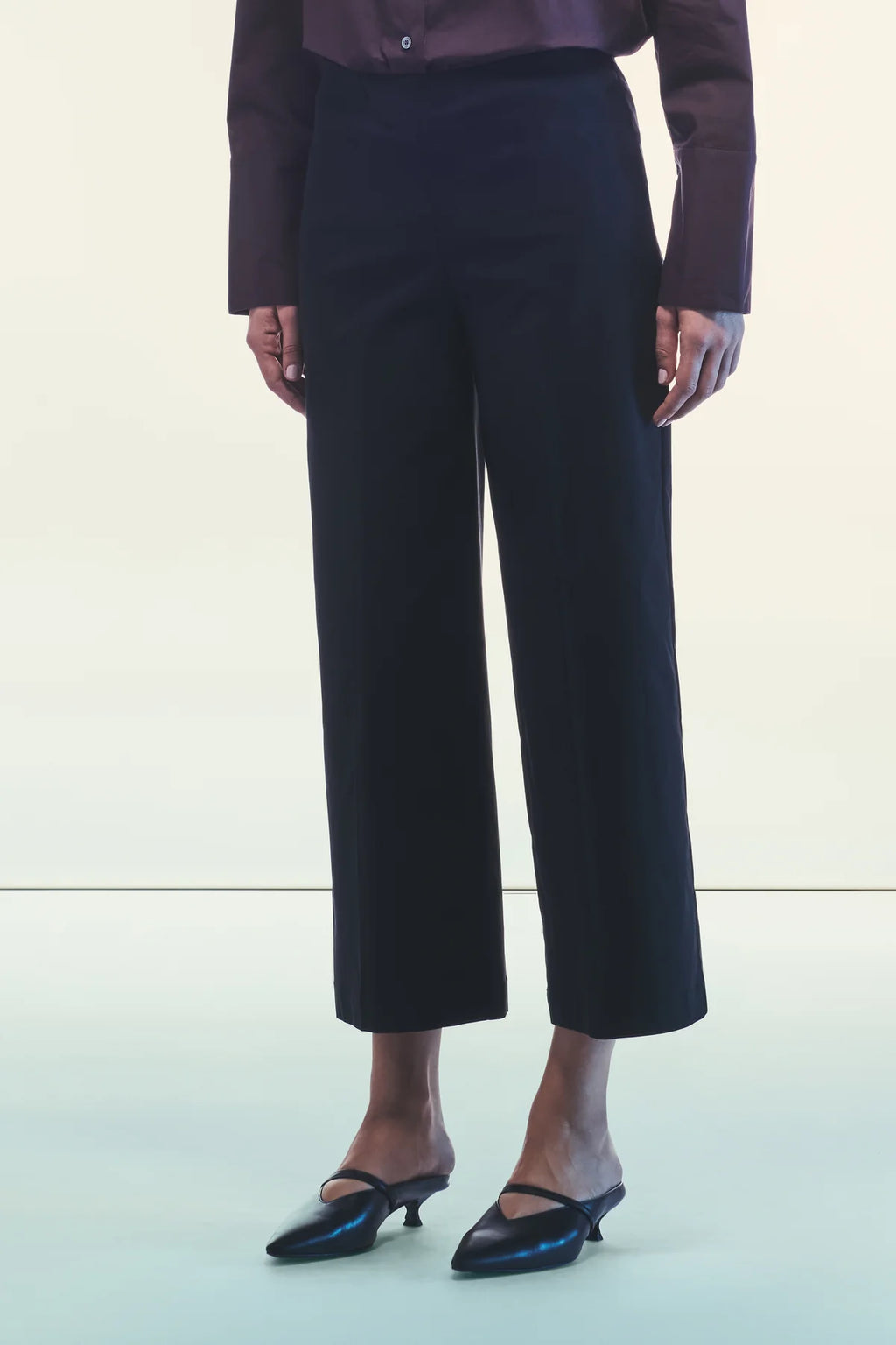 Pantalone svasato in tecnico