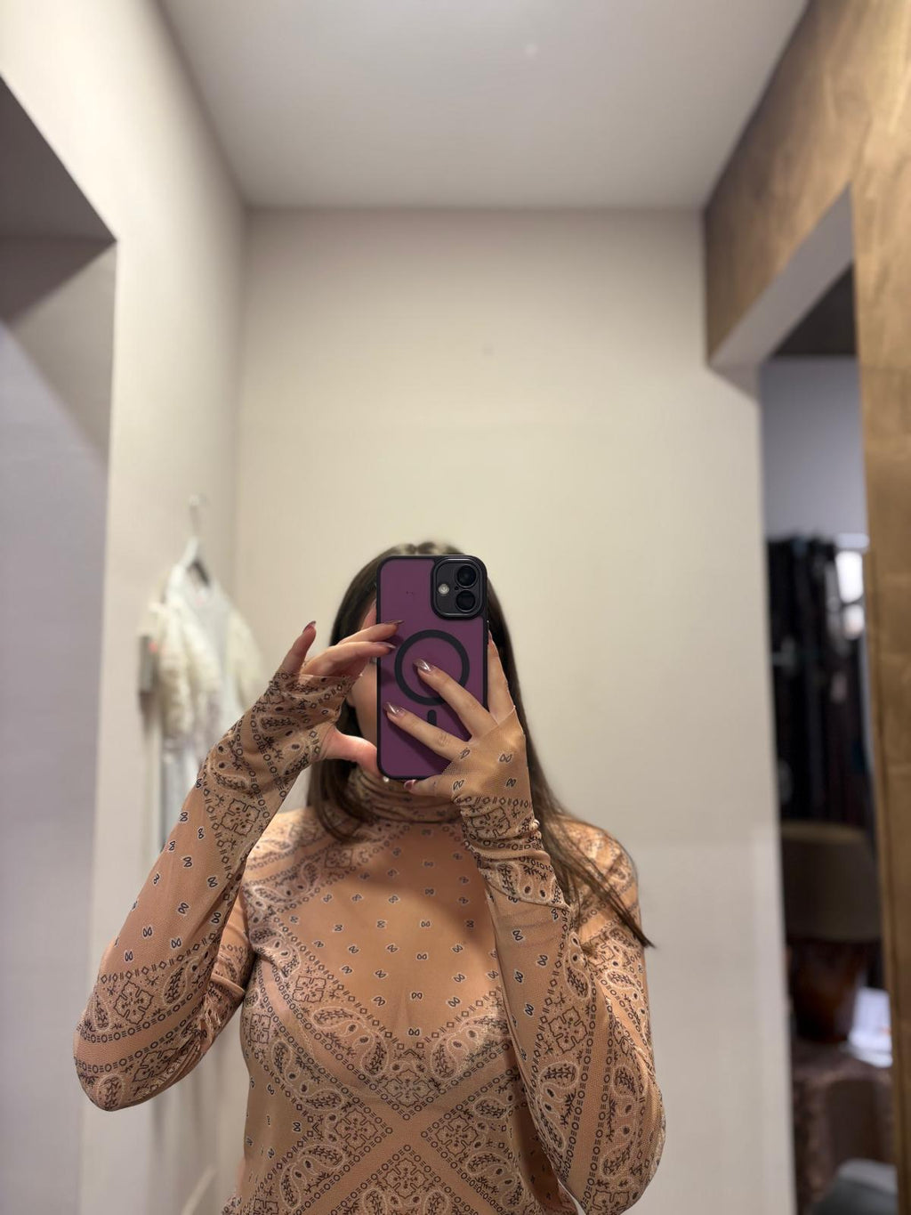 Maglia con disegno bandana con collo alto