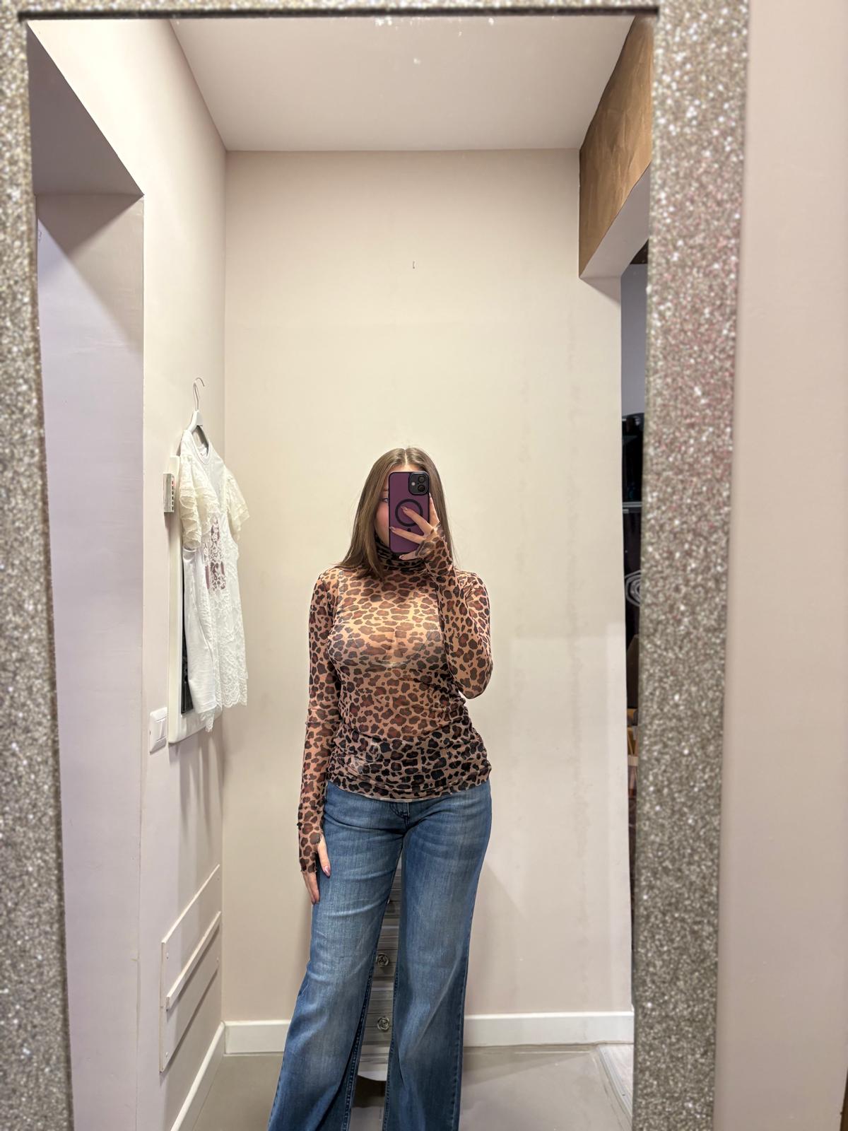 Maglia maculata con collo alto