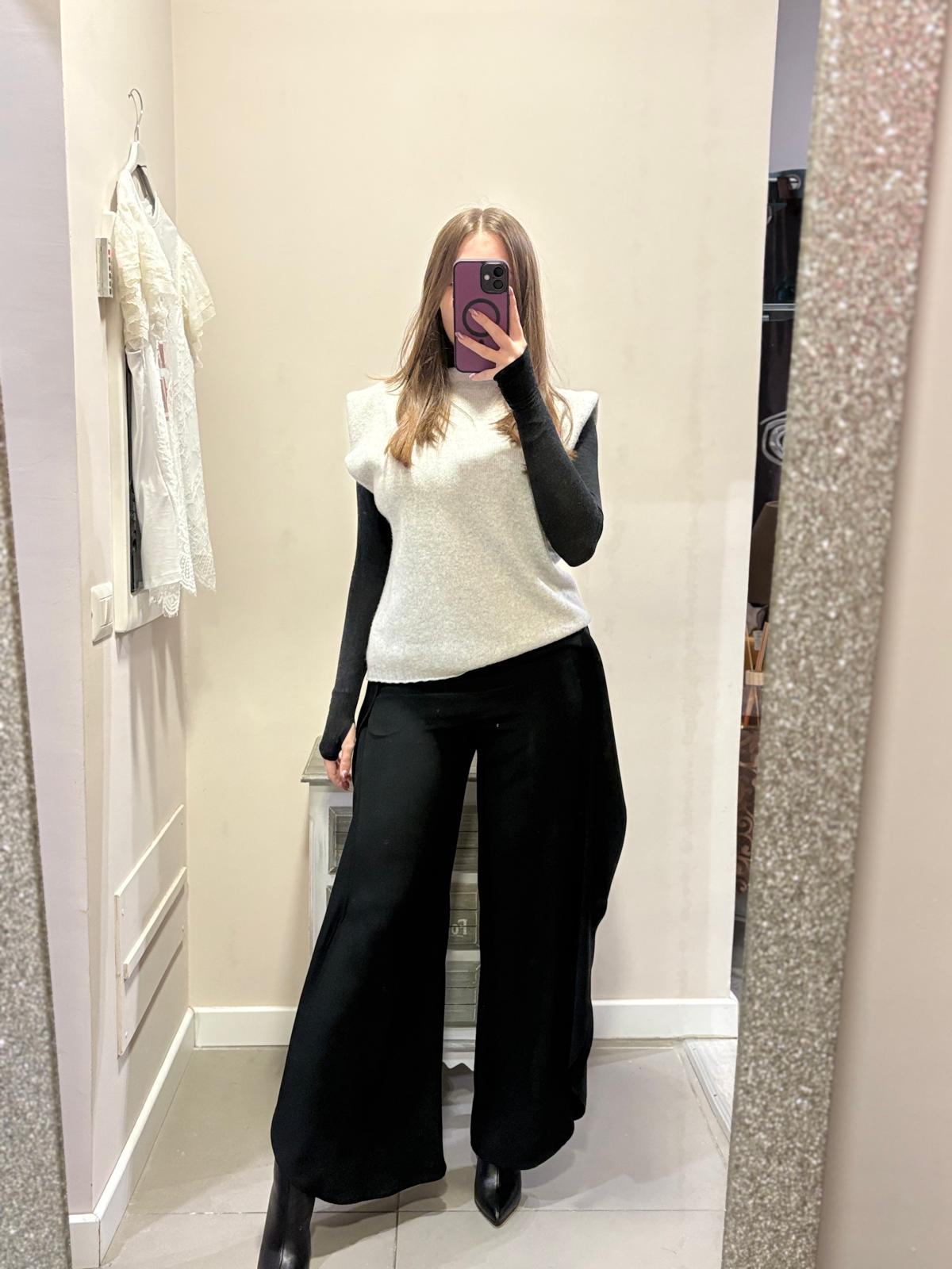 Pantalone con drappeggio laterale