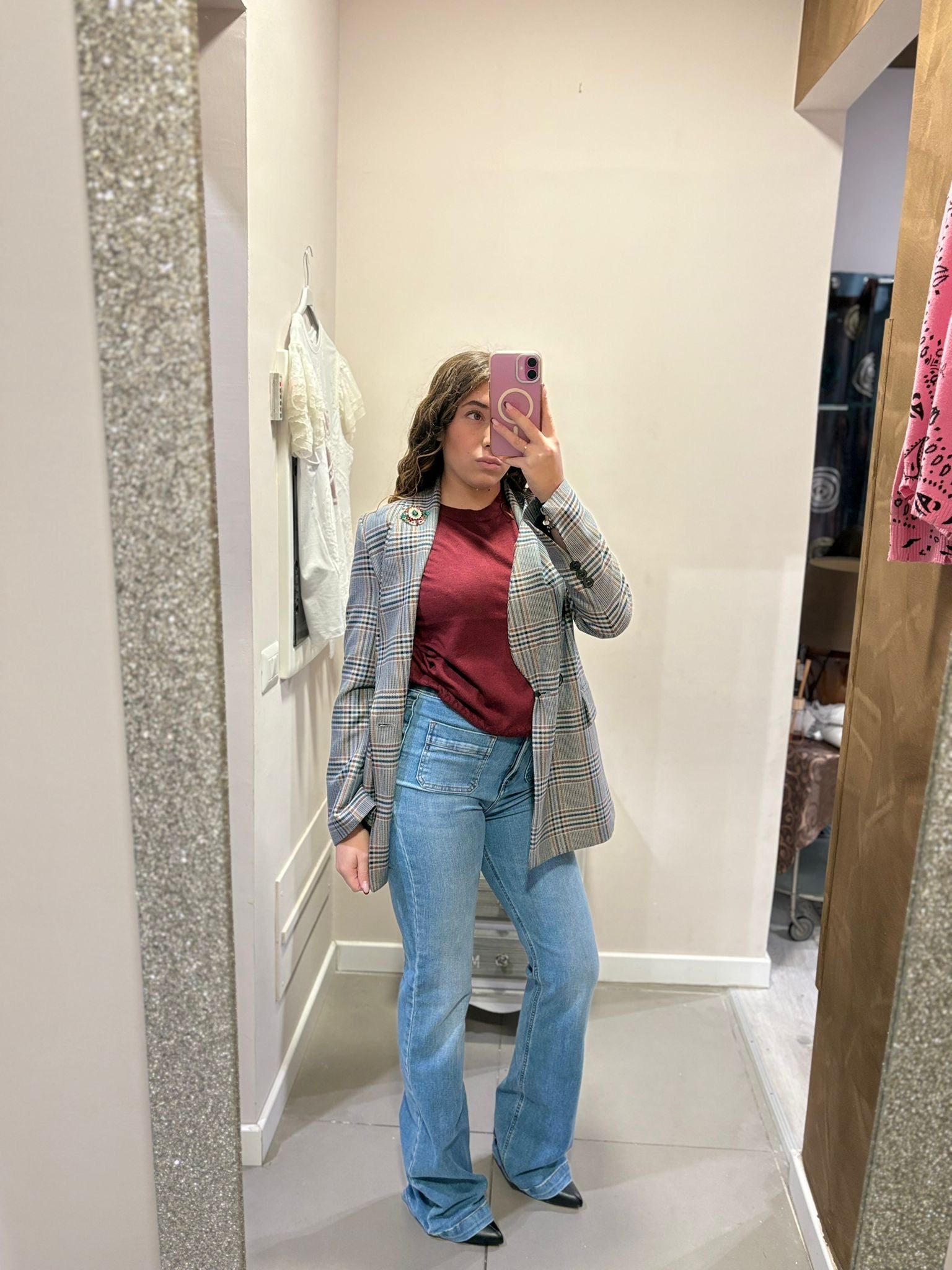 Giacca doppiopetto con spilla