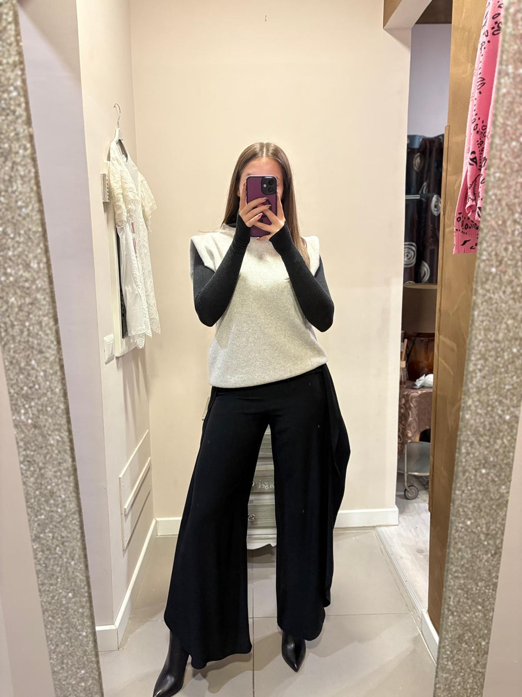 Pantalone con drappeggio laterale