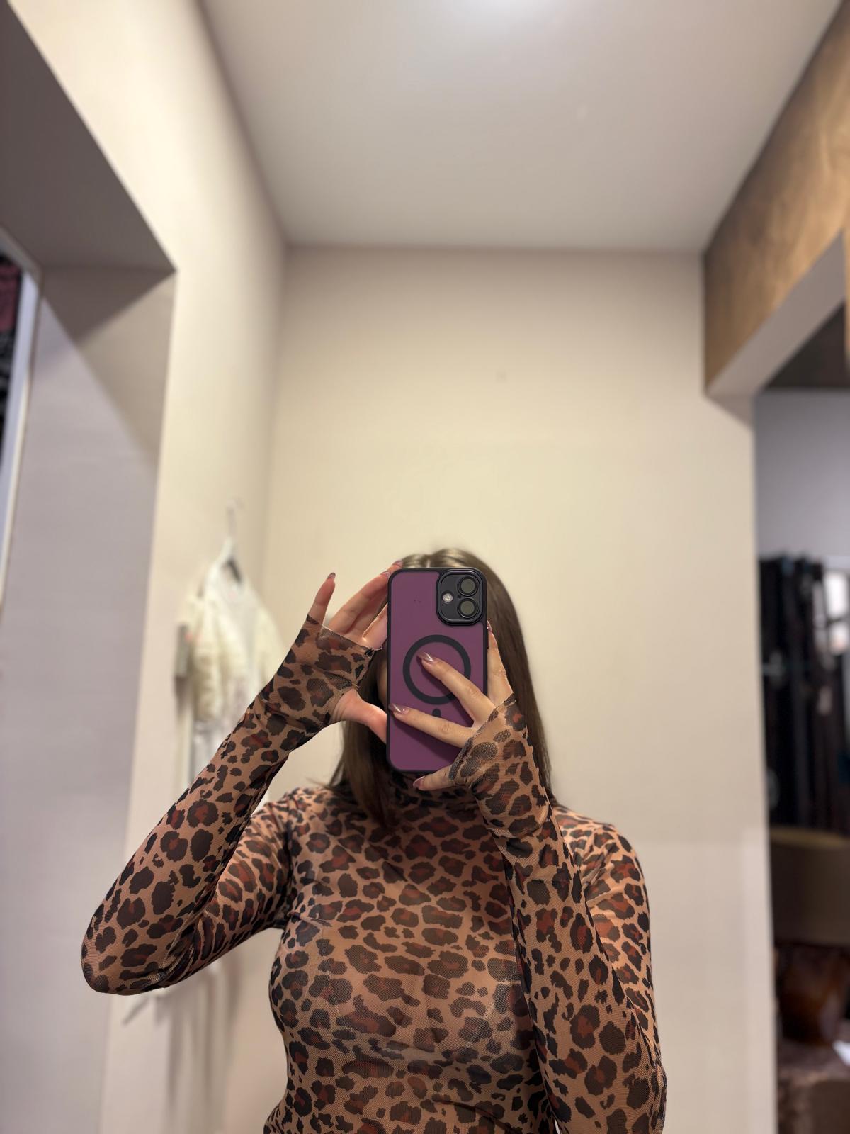 Maglia maculata con collo alto