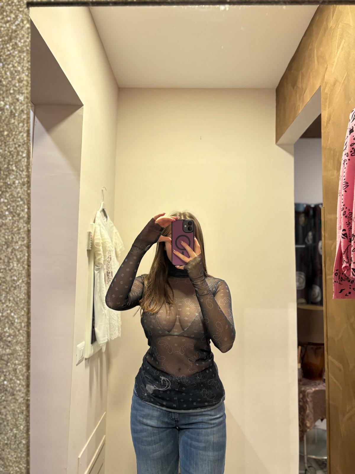 Maglia con disegno bandana con collo alto