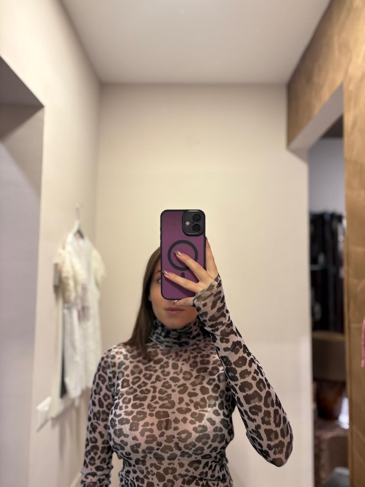 Maglia maculata con collo alto