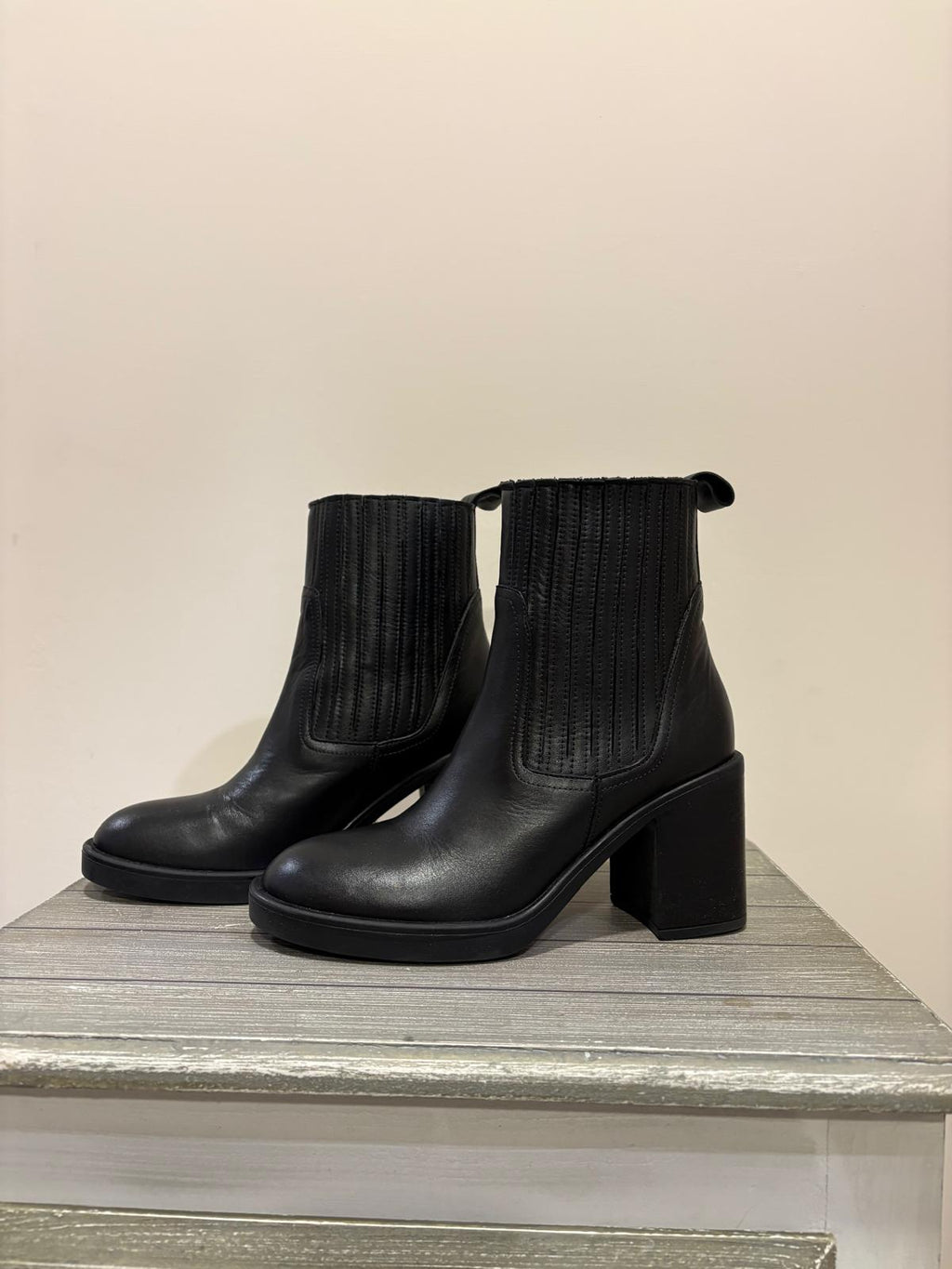 Stivaletto con tacco largo