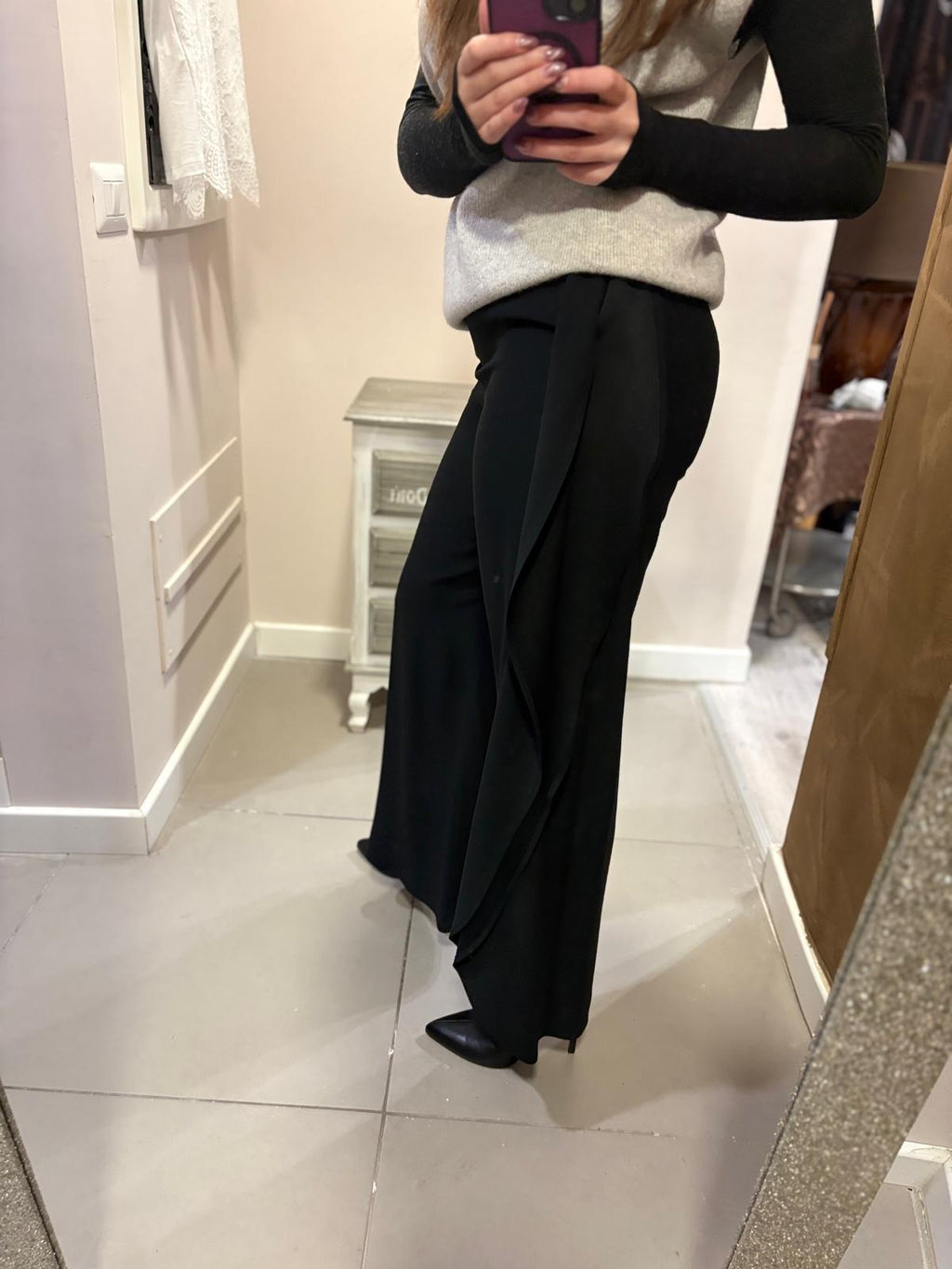 Pantalone con drappeggio laterale